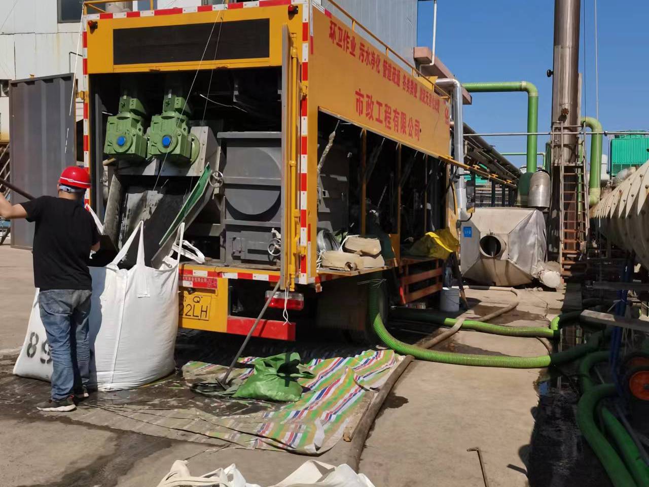 安龙淤泥压干处理